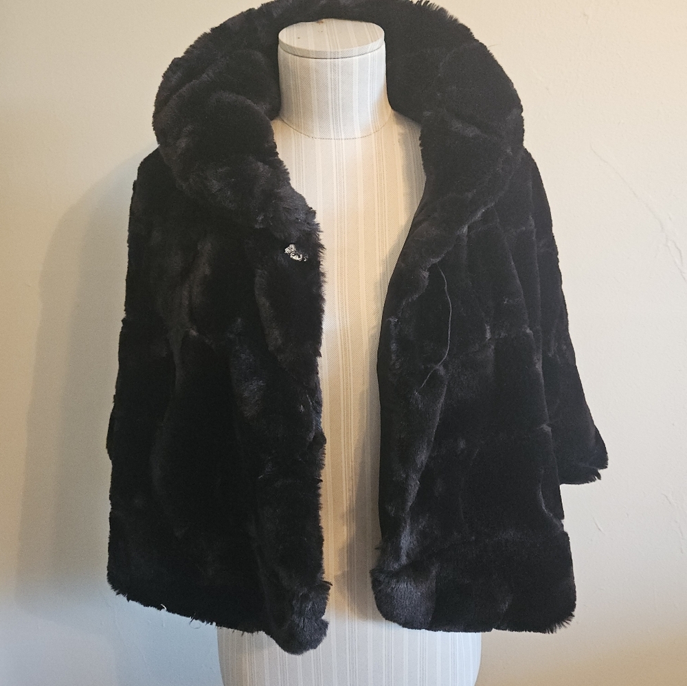 Nina Leonard black faux fur shoulder shrug